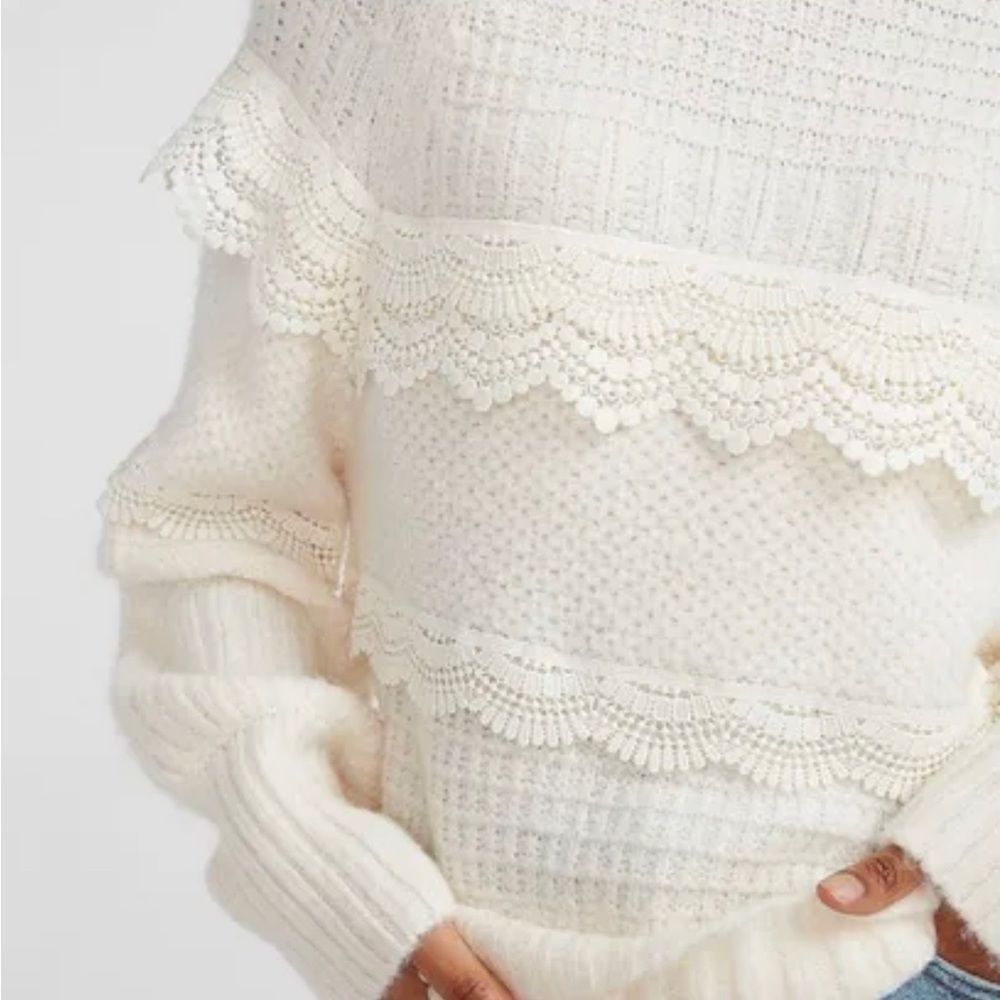 Women’s Express Tiered Lace Ribbed Sweater Size Large NWT